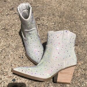 Madden Girl size 8.5 booties